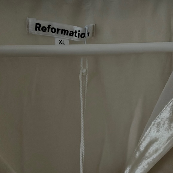 NWT Reformation Cam Velvet Top - Picture 5 of 11